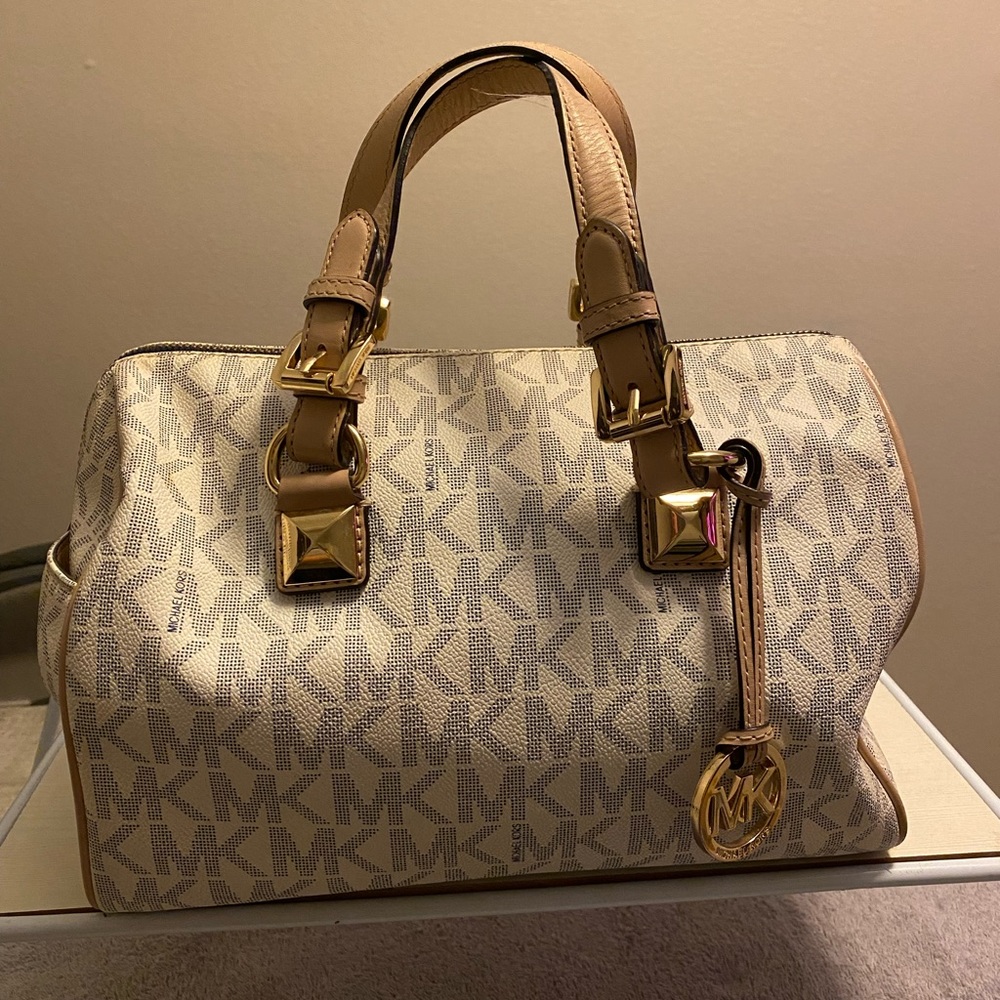 Micheal Kors Purse